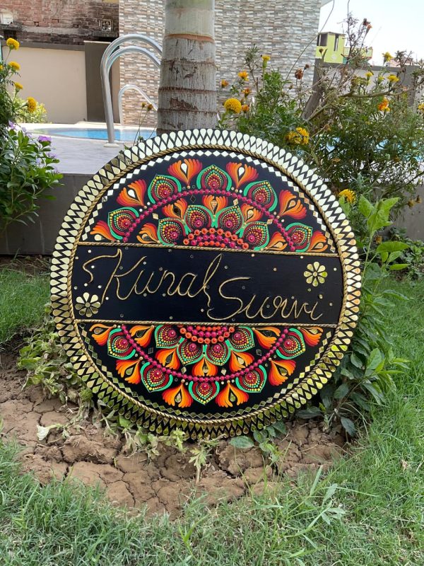 Mandala photo frame (18-inch diameter)